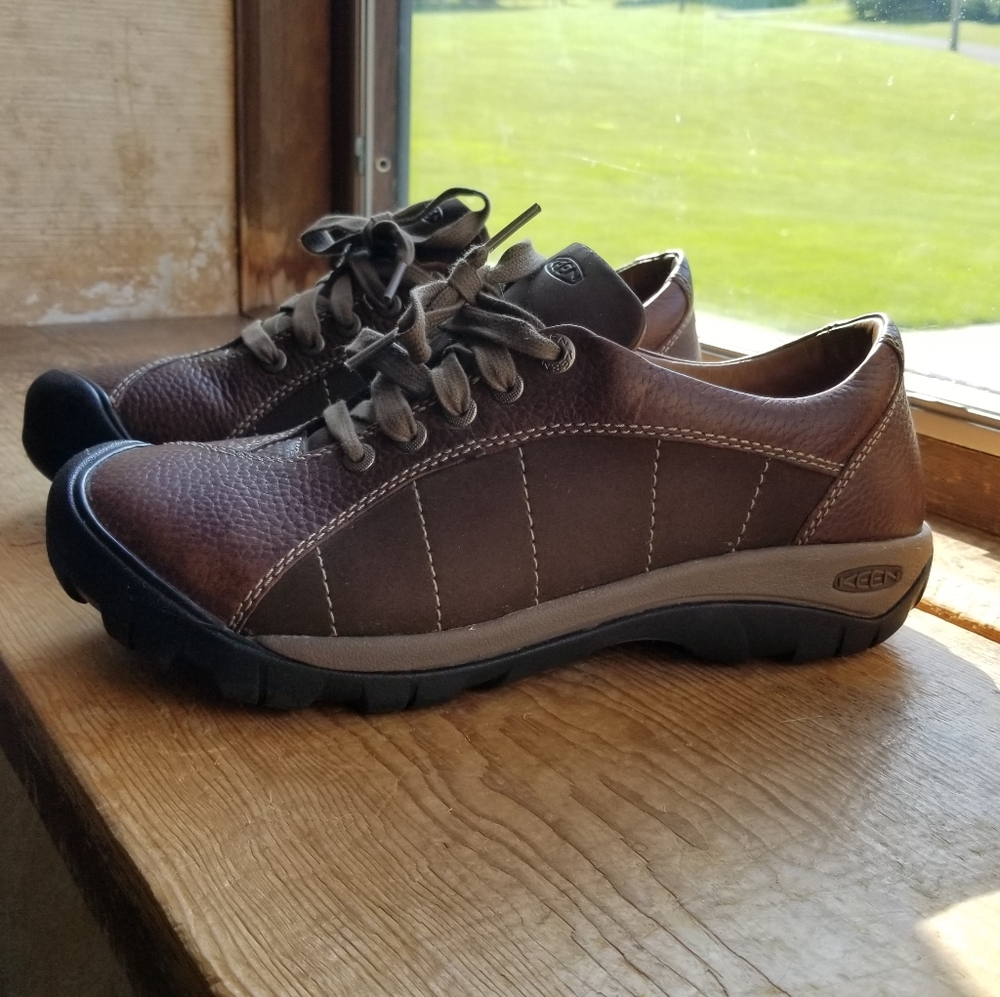 Keen womens preowned shoes 9M